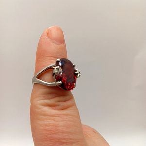 Sterling Silver Faceted Garnet Red Ring with Diamond Details Size 7.5